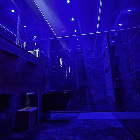 Aka Love'room Лавор