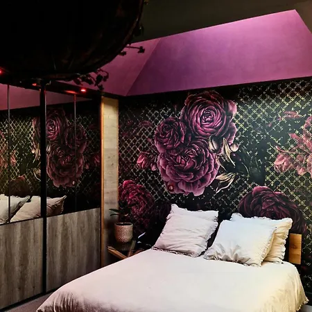 Aka Love'room Apartahotel