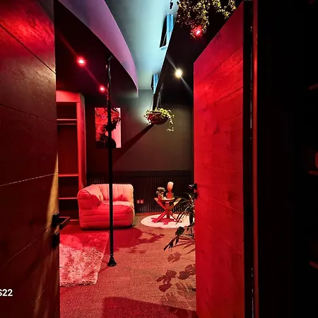 Aka Love'room Apartahotel 3*